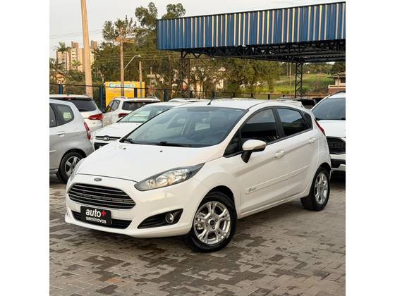 FORD FIESTA 1.6 SE HATCH 16V FLEX 4P POWERSHIFT FORD FIESTA 1.6 SE HATCH 16V FLEX 4P POWERSHIFT